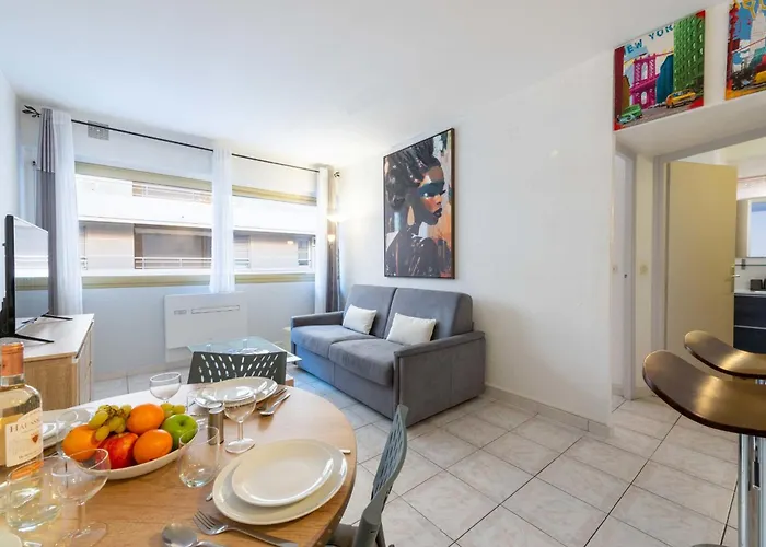 Апартаменты 1-br Palm Near Beaches & La Croisette Канны